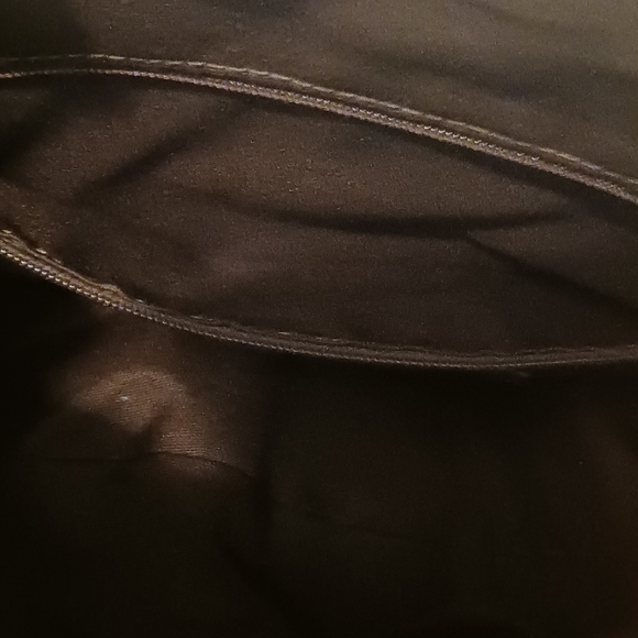 Coach shoulder/ handbag  Fushia  color - Picture 8 of 16